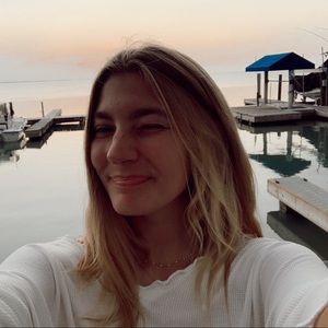 Meet your Posher, Julia